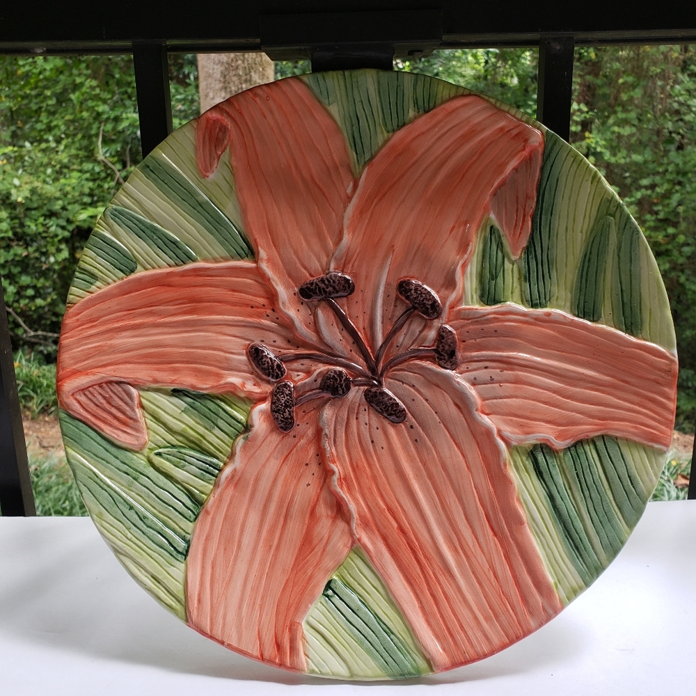WORLD BAZAAR Ceramic Lily Plate Hangable Art 12" Diameter Home Decor
